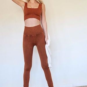 FP MOVEMENT GOOD KARMA SET LEGGINGS MEDIUM SPORTS BRA XS/S COLOR TOASTED COCONUT